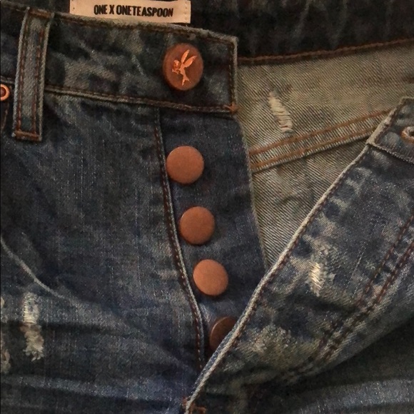 Distressed High Waisted Shorts - Picture 5 of 5